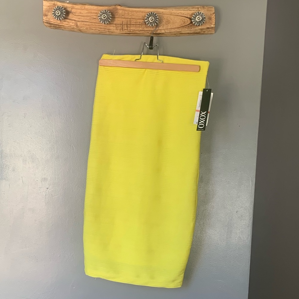 XOXO | NWT Ribbed Yellow Stretch Pencil Midi Wiggle Skirt Size Extra Small